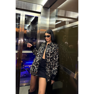 Camisa con Lentejuelas y Estampado de Leopardo con Puños de Satén, Blusa de Fiesta con Botones para Mujer, Negra - Product Image 3