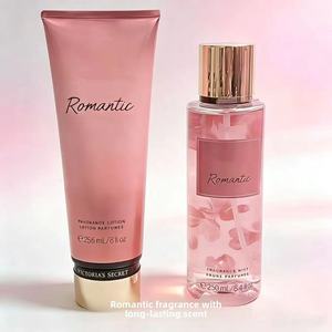 Nuovo Set Victoria Aqua Kiss: Lozione Corpo e Spray Profumato 236mL, Kit Idratante per il Corpo - Product Image 2