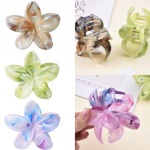 Pinza de Pelo Grande de 8cm con Diseño Floral Hawaiano para Niñas, Pinza de Plástico con Forma de Flor de Frangipani/Plumeria - Product Image 3