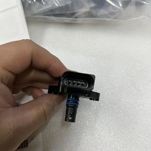 Cowtotal Auto MAP colector absoluto Sensor <span class=keywords><strong>de</strong></span> presión <span class=keywords><strong>de</strong></span> aire OEM 0279980411 para VW Bora Caddy Golf Lupo Polo Vento 1,4 1,6 - Product Image 3