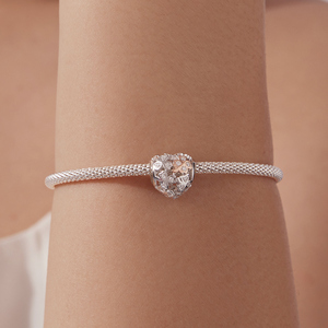 Charme en forme de cœur avec trèfle à quatre feuilles en or rose et pierres de zircon, cadeau romantique pour homme et femme - Product Image 5