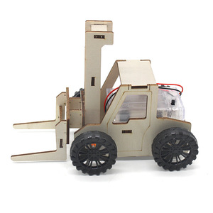Kit de Manualidades de Madera STEM, Proyectos de Construcción Científica DIY, Modelo de Montacargas Versión Básica Sin Baterías - Product Image 5