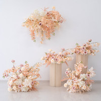 Composition florale artificielle d'orchidées papillon champagne pour toile de fond murale de mariage, location pour fêtes et décoration de vitrine de magasin