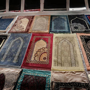 All'ingrosso <span class=keywords><strong>in</strong></span> poliestere goffrato Janamaz islamico tappeto da preghiera spesso imbottito turco Sejadah Design semplice per la preghiera dei musulmani - Product Image 3