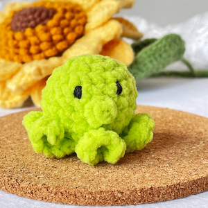 <span class=keywords><strong>Mini</strong></span> Peluches Pieuvre au Crochet – Fil de Laine et Rembourrage en Coton Doux, Cadeaux d'Anniversaire Faits Main Adorables pour Enfants et Décoration Intérieure - Product Image 3