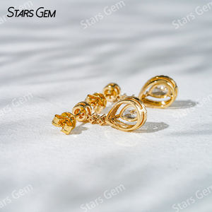 ต่างหูเพชรทรงลูกแพร์ 1.3 กะรัต 4.5*6.5 มม. สีขาว/เหลือง ทอง 18K สำหรับงานแต่งงานและงานหมั้น แบรนด์ Starsgem Luxury รุ่น Unisex - Product Image 4