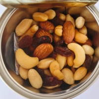 Frutos Secos Mixtos y Frutas Deshidratadas Fritas Saladas en Barril, 8 Tipos, Venta al por Mayor