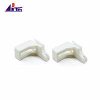 Support de fixation en plastique blanc laiteux NCR 484-0106598-16-04-01 pour pièces de rechange de cassette de billets de guichet automatique