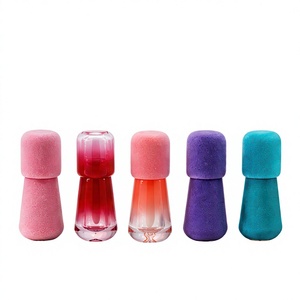 Pigment de gloss à lèvres vegan anti-adhésif avec paroi conique épaisse pour maquillage quotidien, étiquette privée personnalisée, logo personnalisé - Product Image 1