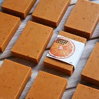 Savon à l'acide kojique fait à la main 100g Orange douce barre de bain solide à froid huile essentielle de fleur d'oranger soins de la peau à base de plantes nettoyant pour le visage