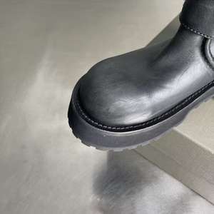 Botines negros de diseñador de alta calidad para mujer, con tacón de 5 cm, hechos de piel de vaca, resistentes al agua y cálidos. - Product Image 5