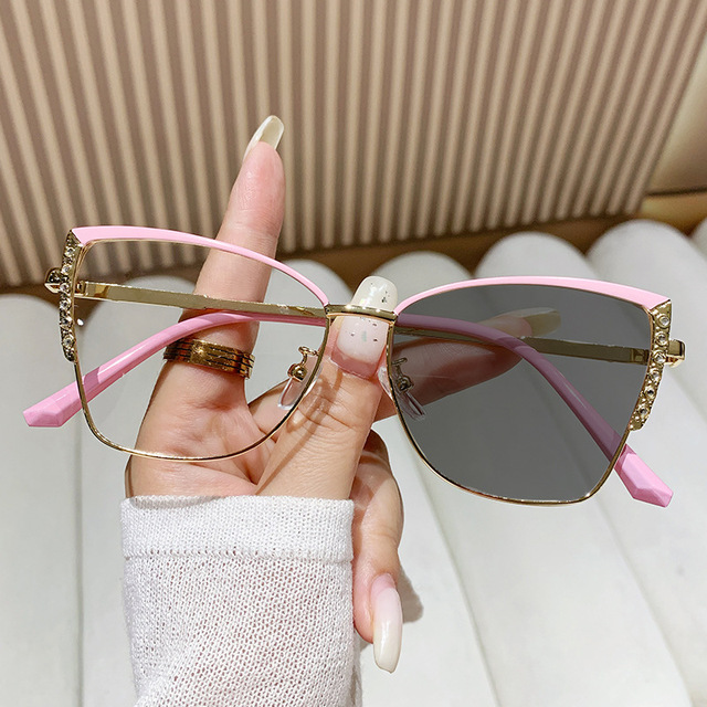 Shiny Dot Diamond Photochromic Anti-blue Light Glasses Fashion Cat Eye Glasses 9038AS Wholesale Metal Frame