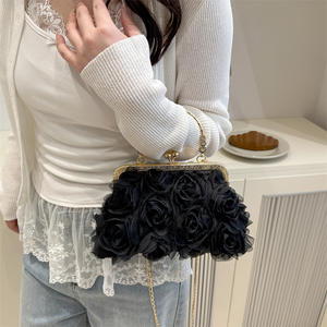 Borse a <span class=keywords><strong>tracolla</strong></span> per cena da donna con fiori di rosa borsa a <span class=keywords><strong>tracolla</strong></span> elegante a catena da donna semplici borse per <span class=keywords><strong>telefono</strong></span> femminili - Product Image 3
