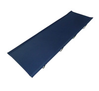 Chaise longue d'extérieur en métal portable et léger au design moderne, lit de camping à cadre en acier pour la détente à la plage