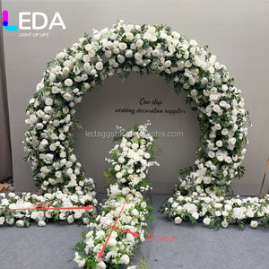 LEDA – Nouvelle Décoration de Couloir de Mariage en Soie Artificielle de Luxe Personnalisable, Arche Florale Artificielle pour Allée de Cérémonie, Disponible à la Vente - Product Image 6