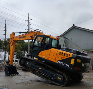 Excavadora Hyundai 220LC-9S Usada en Venta, 22 Toneladas, Hidráulica, Coreana, en Oferta - Product Image 4