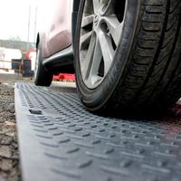 Plaques routières recyclables en HDPE pour le transport de machines lourdes