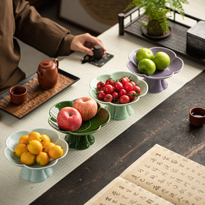 Plato de cerámica con forma de flor, porcelana, diseño de flor de cerezo grande, para la sala de estar, para servir té y aperitivos. - Product Image 3