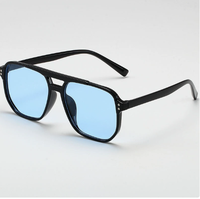 Nouvelle Tendance Lunettes de Soleil Oversize Rétro à Double Pont Rayures Noires et Blanches Élégantes pour Femme Monture Carrée en PC
