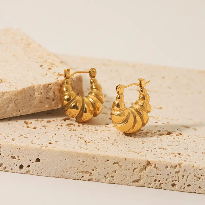 Vintage Non Tarnish Gold Plated Stainless Steel Huggie Earrings Geometric Hollow Croissant Hoop Earrings boucle doreille bijoux