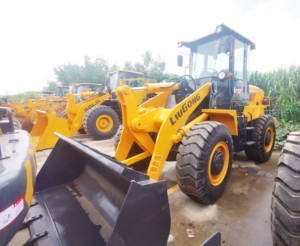 מעמיס גלגלים משומש מדגם Liugong CLG836 איכותי, גובה הרמה 3.8 מטר, מנוע קאמינס עוצמתי 92 קילוואט, משקל 10.6 טון. - Product Image 5