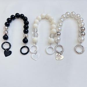 Porte-clés en plastique acrylique Y2K avec perles, bracelet anti-perte, breloque cœur mignon, cordon de téléphone en perles chromées argentées - Product Image 2
