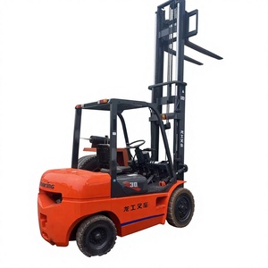 Chariot élévateur contrepoids diesel d'occasion de 3 tonnes, transmission intégrale, pneus pleins pour intérieur, mât monophasé, commande assise - Product Image 1