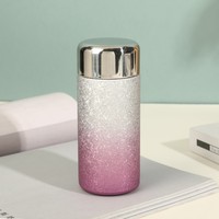 Bouteille isotherme portable de luxe moderne en titane à double paroi avec infuseur à thé pour les voyages en extérieur – Idée cadeau
