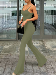 Camiseta sin mangas verde oliva con volantes, de secado rápido, ajuste ceñido, la pieza definitiva para el verano, ideal para mujeres curvilíneas y seguras de sí mismas. - Product Image 5