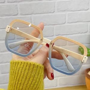 Gafas de Sol Irregulares de Nueva Tendencia, Lentes con Degradado de Color Océano, Montura Cuadrada Grande sin Aro, Montura de PC de Lujo, Azul UV400 - Product Image 1