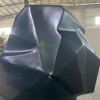 Sculpture moderne en résine de gorille en acier inoxydable en fibre de verre métallique multicolore pour l'extérieur OEM ODM