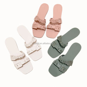 Sandalias de Mujer Personalizadas con MOQ Bajo, Sandalias de Gel con Doble Hebilla y Cadenas, Fabricante de Pantuflas de Plástico para Mujer - Product Image 2