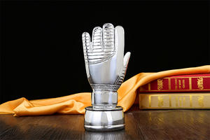 Trofi Bola Basket Polyresin Diskon Besar, Piala Sarung Tangan Kiper Emas Custom, Souvenir Bertema Olahraga Lukis Tangan untuk Penggemar - Product Image 6