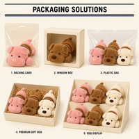 Ensemble de peluches chiots couchés adorables, trois chiens aux tons rose, marron et crème, animaux en peluche pour la décoration moderne des canapés et comme cadeau de chambre