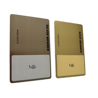 Günstige Individuell Bedruckte 24k Gold NFC Visitenkarte mit Ausschnitt, Digitale Metall-Visitenkarte mit Codiertem 13,56MHz NFC-Chip