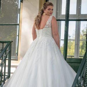 <span class=keywords><strong>Robe</strong></span> de <span class=keywords><strong>mariée</strong></span> élégante en tulle pour <span class=keywords><strong>femme</strong></span>, grande taille, col en V, sans manches, en dentelle, style <span class=keywords><strong>robe</strong></span> de bal, pour <span class=keywords><strong>mariée</strong></span> <span class=keywords><strong>ronde</strong></span> - Product Image 4