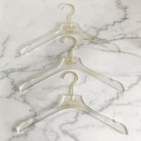 Cintres en acrylique de luxe, vente en gros d'usine, support de vêtements en acrylique personnalisé, cintre en plexiglas, cintre en lucite, porte-vêtements en acrylique