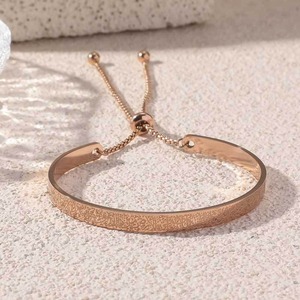 <span class=keywords><strong>Bracelet</strong></span> en forme de C musulman islamique réglable en acier inoxydable PVD à <span class=keywords><strong>gravure</strong></span> double face pour hommes ou femmes L - Product Image 1