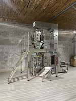Machine d'emballage verticale automatique multifonctionnelle pour le remplissage et la fermeture de sacs de film pour les pâtes fusilli et macaroni