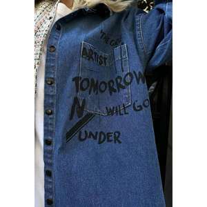 Camisas de Mezclilla Beige Estilo Vintage al por Mayor, Talla XL, Casuales para Uso Diario, de Algodón y Poliéster, Largas, con Botones, Logotipo y Borlas - Product Image 2