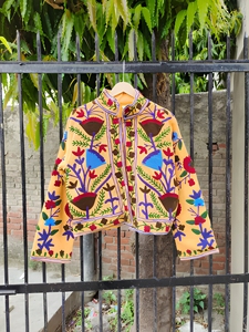 Atractivo Abrigo Largo Suzani Bordado a Mano para Mujer, Estilo Bohemio, Gitano, Amarillo, para Primavera - Product Image 5
