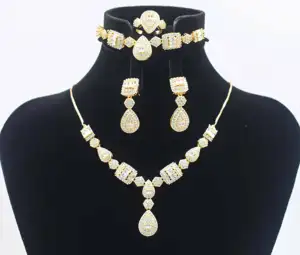 Vendita diretta in fabbrica Set di gioielli Dubai Set di gioielli da sposa indiani con zirconi di lusso per le donne