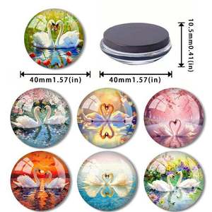 แม่เหล็กติดตู้เย็นแก้วทรงกลมขนาด 40 มม. แบบกำหนดเองได้ ขายส่ง สติ๊กเกอร์ติดตู้เย็นรูปหงส์ - Product Image 6