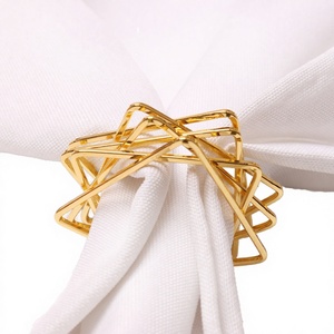 Anillo de Servilleta Navideño Clásico con Forma de Estrellas Irregulares en Dorado y Plateado, Hebilla de Servilleta Poligonal Única para Bodas y Fiestas - Product Image 3