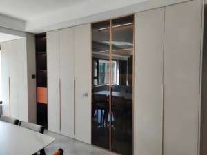 Mueble de Salón de Diseño Sencillo y Lujoso, Armario de Ropa con Puerta de Vidrio Resistente para el Hogar y Almacenamiento de Ropa con Luces LED - Product Image 2