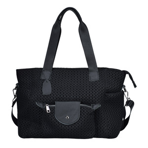 Bolso de hombro ligero de malla negra para mujer, con diseño hueco, correa única, bolso de viaje para mujer, organizador de viaje. - Product Image 2