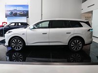 Vente Flash Dongfeng Yipai M8 600km EV Qiankun SUV 6 Places