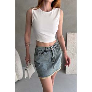 Blusa Corta Tipo Corsé con Detalle de Cinturón en la Espalda - BLANCA - Product Image 1