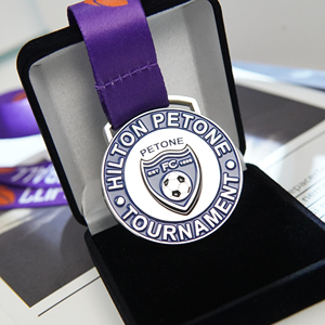 เหรียญรางวัลฟุตบอล LGC OEM แบบกำหนดเองสำหรับการแข่งขัน Hilton Petone รูปทรง 3 มิติ ทำจากทองแดง/เงิน สำหรับงานกีฬา - Product Image 6