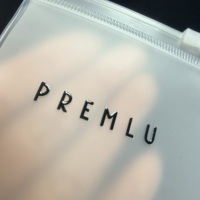 Accessoires de mode avec logo UV, petits sacs à fermeture éclair en PVC/EVA, sacs d'emballage en plastique, mini sacs transparents à fermeture éclair couleur crème.